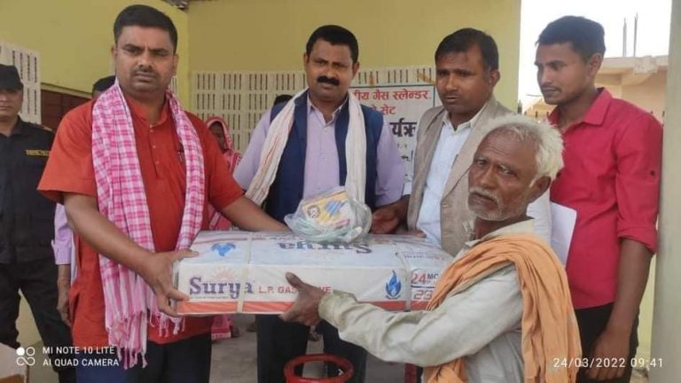 बौधिमाई नपा वडा न.२ मा ग्यास सिलिन्डर वितरण । बौधिमाई नपा वडा न.२ मा ग्यास सिलिन्डर वितरण ।