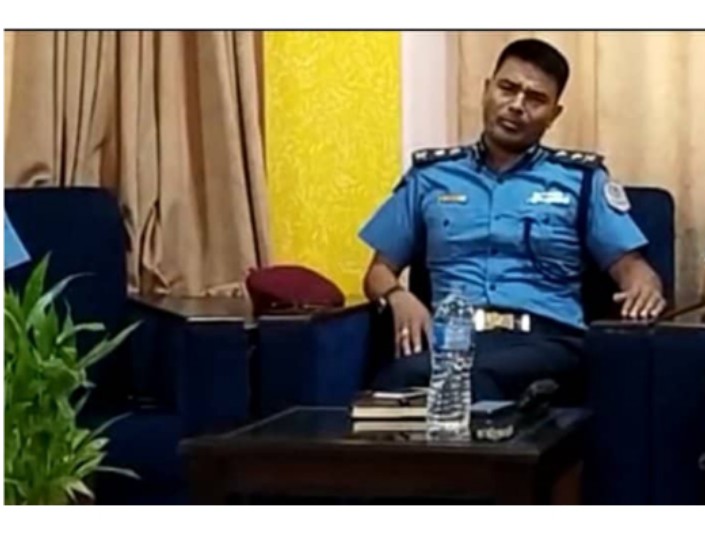 प्रहरी उपरिक्षक विरबहादुर बुढा मगर र संचारकर्मीहरु विच अन्तरक्रिया एवं परिच्यात्मक कार्यक्रम । प्रहरी उपरिक्षक विरबहादुर बुढा मगर र संचारकर्मीहरु विच अन्तरक्रिया एवं परिच्यात्मक कार्यक्रम ।