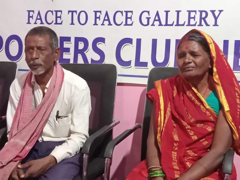 छोराको हत्यारा फेला पारेन प्रहरी, जाहेरी दर्ता गर्न मानेन, अब हामी आफ्नै ज्यान त्याग्ने – पीडित आमाबाबु । छोराको हत्यारा फेला पारेन प्रहरी, जाहेरी दर्ता गर्न मानेन, अब हामी आफ्नै ज्यान त्याग्ने – पीडित आमाबाबु ।