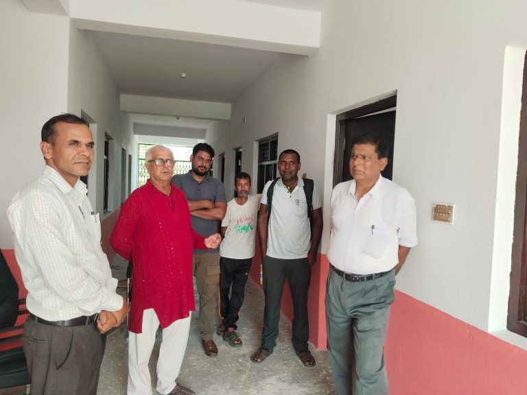 फतुवा बिजयपुर११निर्माणाधीन स्वास्थ्य चौकीको अनुगमन ।