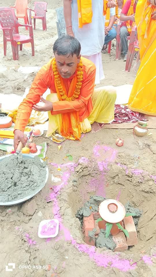 बौधिमाई नपाका नगर प्रमुख यादवद्वारा चार कोठे विद्यालय भवनको शिलान्यास ।